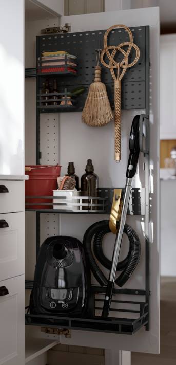 UTRUSTA, organizér na úklidové potřeby.