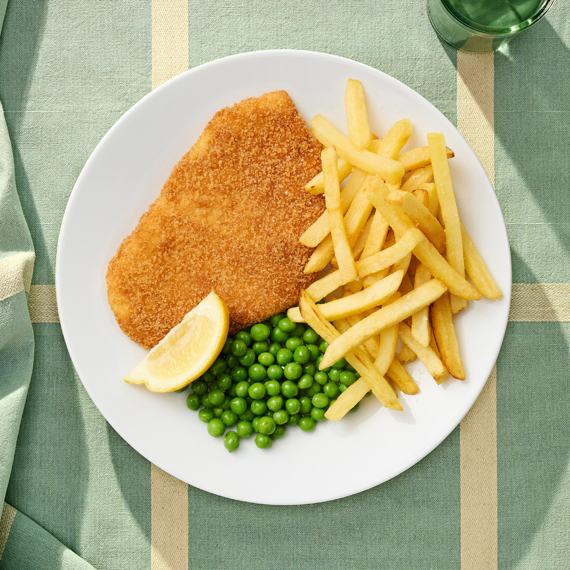 Bezmasý řízek, hranolky.