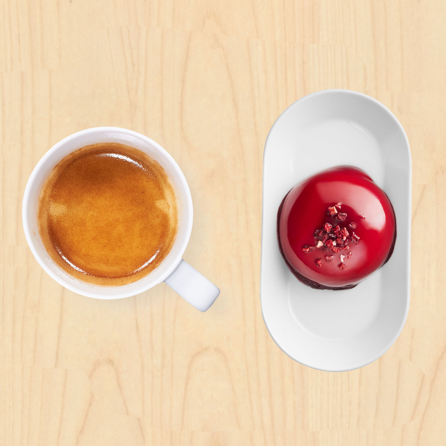 Malinová kopule a espresso.
