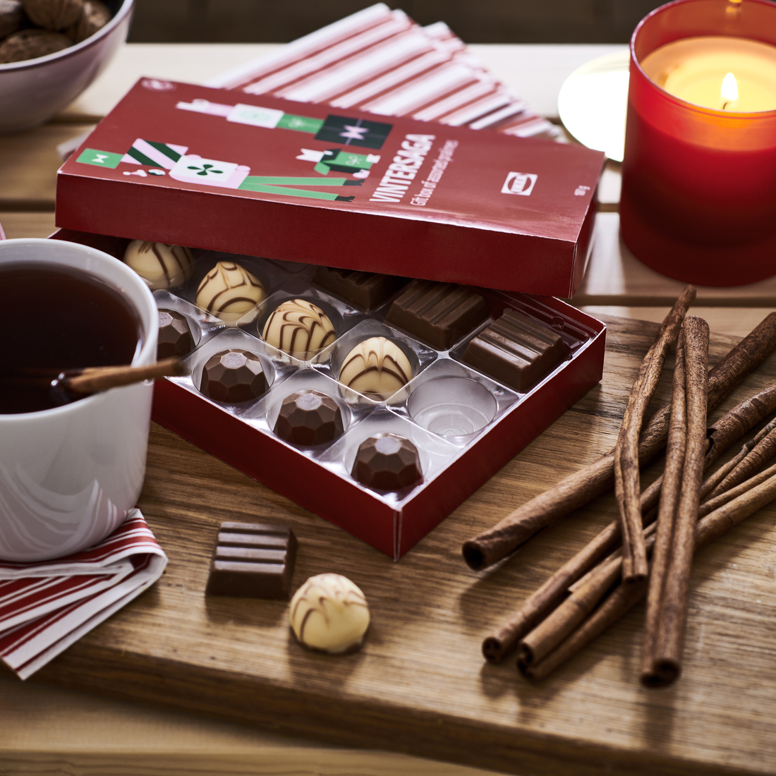 VINTERSAGA, dárková krabice s pralinkami.