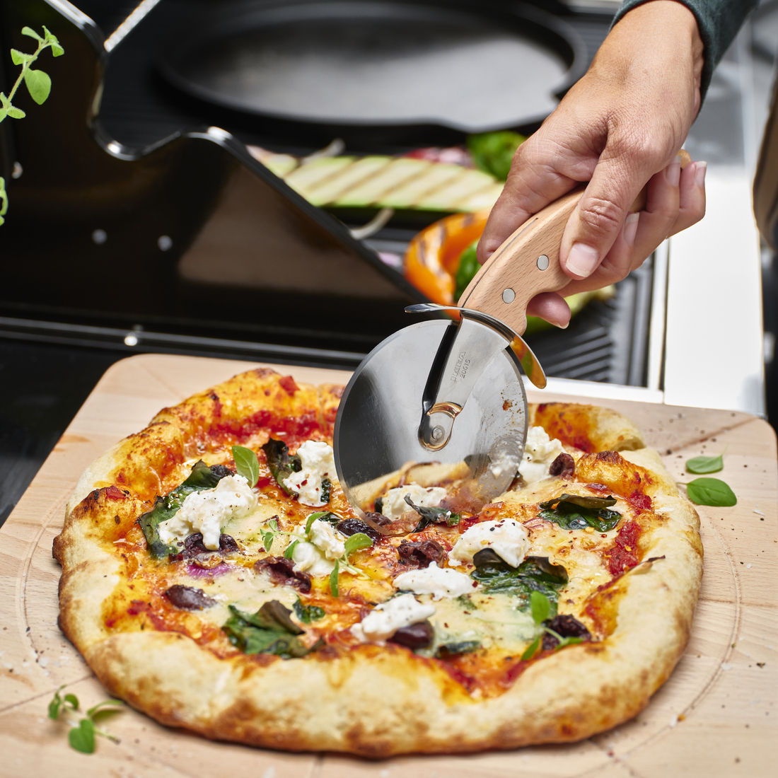 GRILLTIDER, kráječ na pizzu.