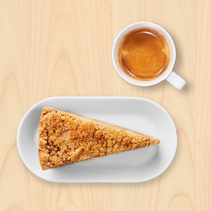 Jablečný dort a espresso.